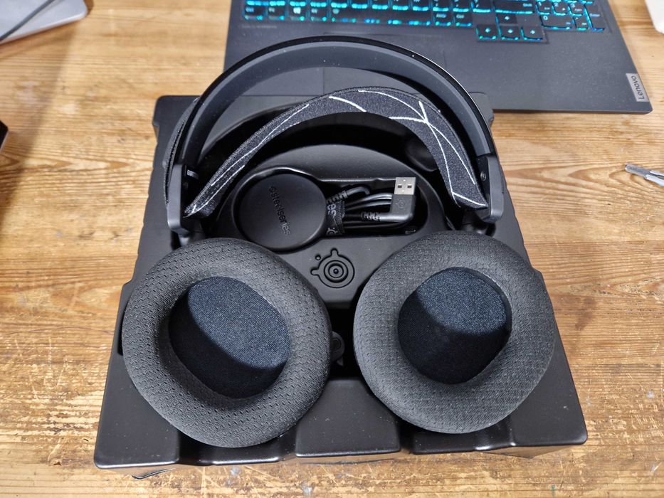Słuchawki bezprzewodowe wokółuszne SteelSeries Arctis 9 (3800)