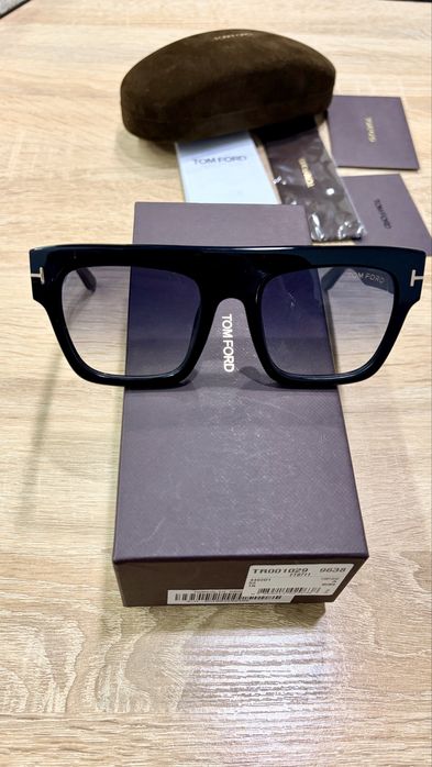 Сонцезахисні окуляри Tom Ford TF 847
