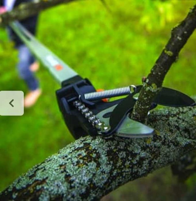 tesoura de podar Fiskars extensivel UP86 até 4m profissional