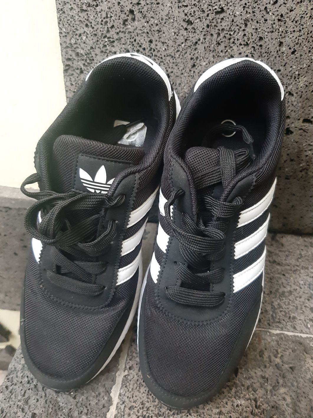 Sapatilhas adidas novas