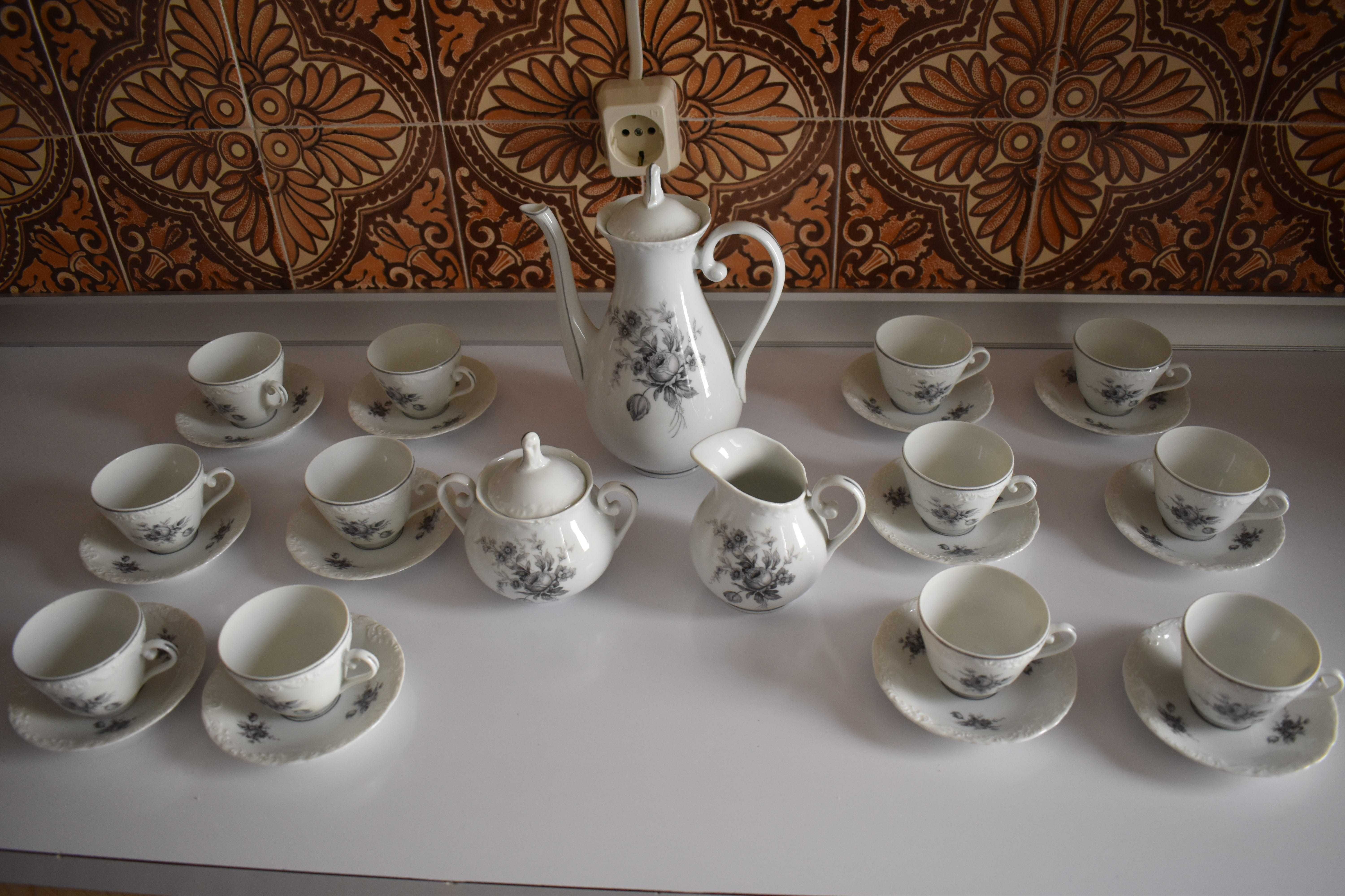 Serviço de chá em porcelana SPAL - Edição de 1974