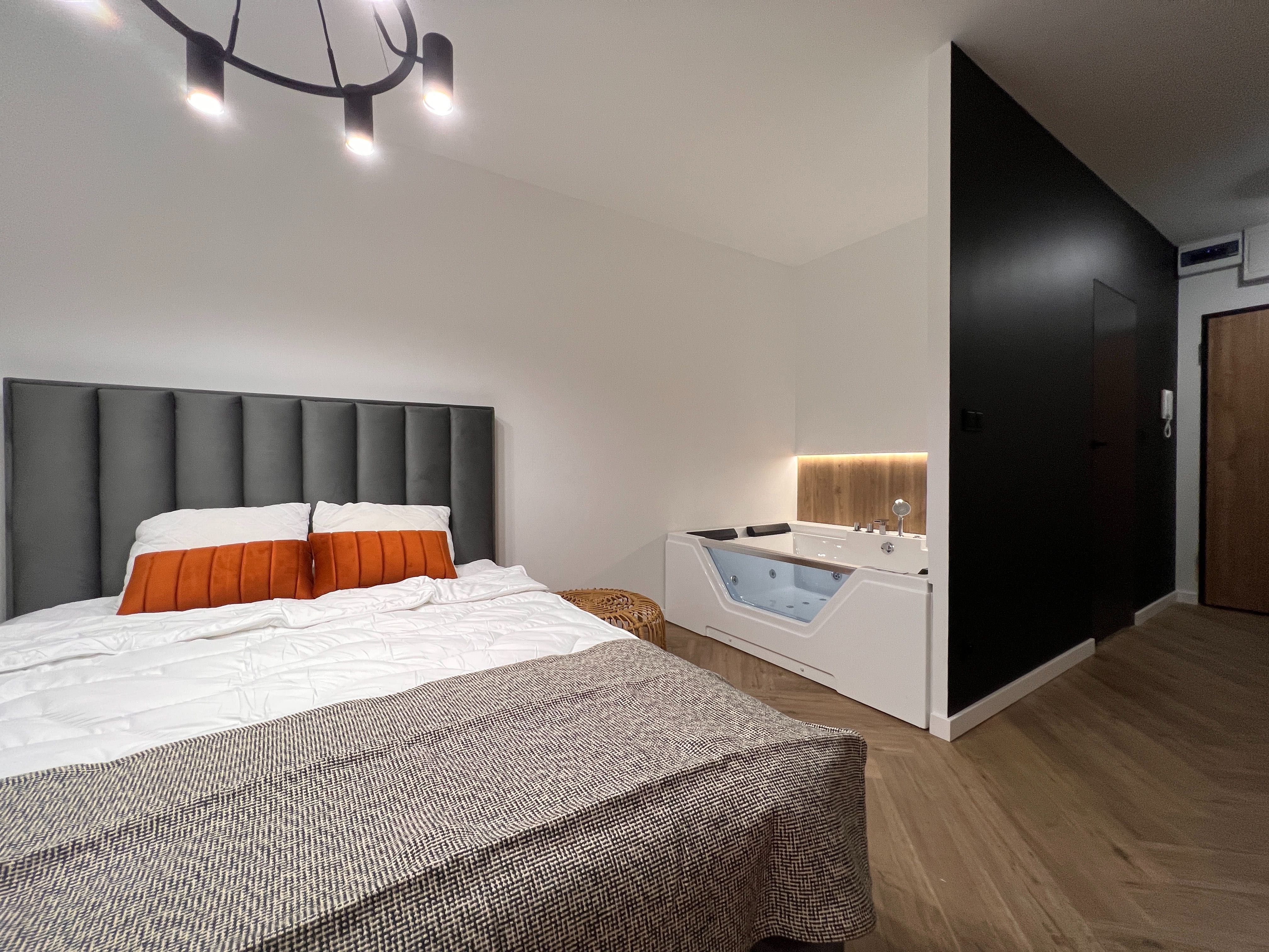 Apartament we Wrocławiu z prywatnym jacuzzi i dużym łóżkiem doby M35