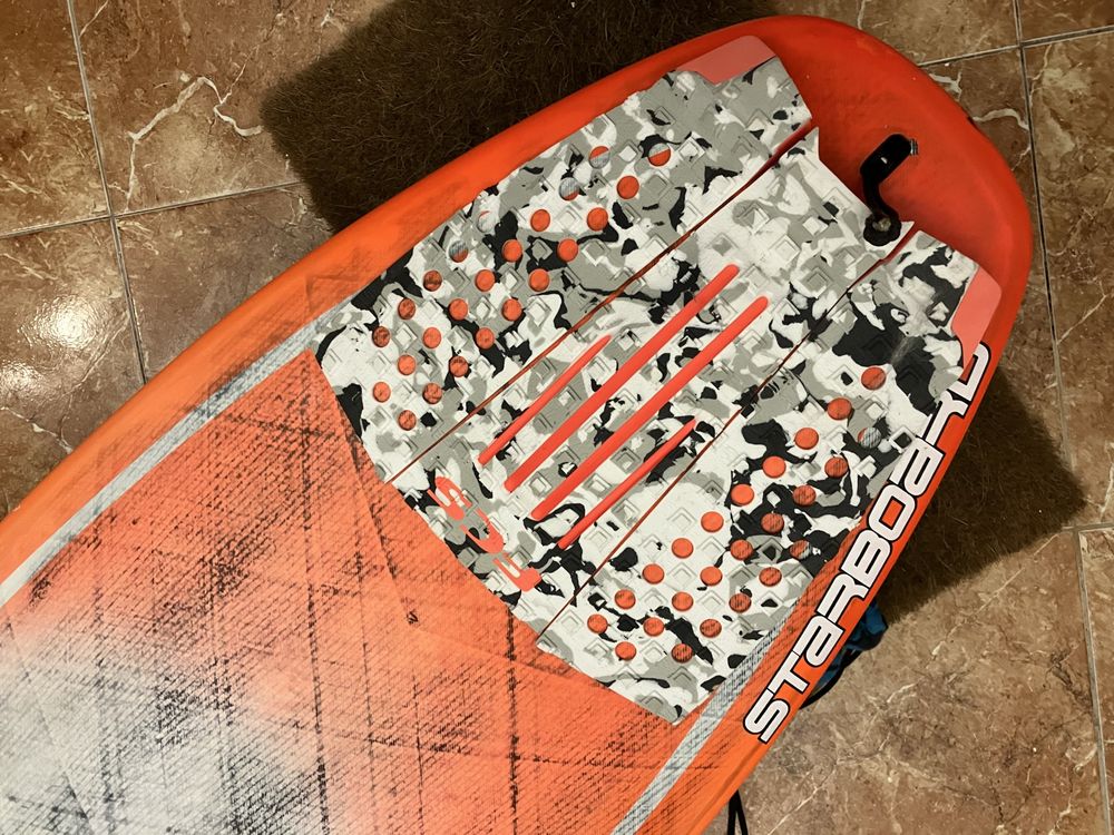 Prancha surf Starboard em carbono