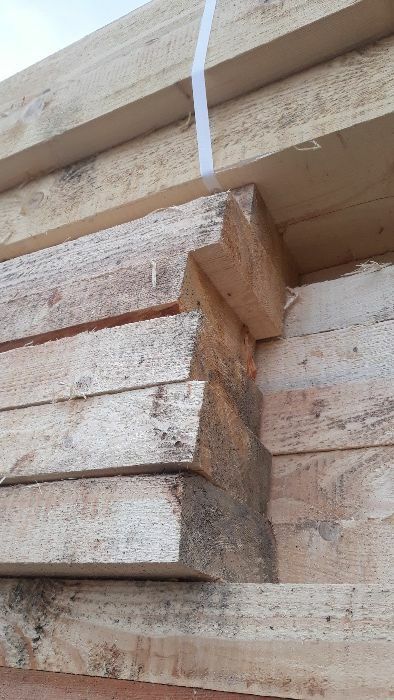 Więźba dachowa Deski szalunkowe łaty podbitka stemple