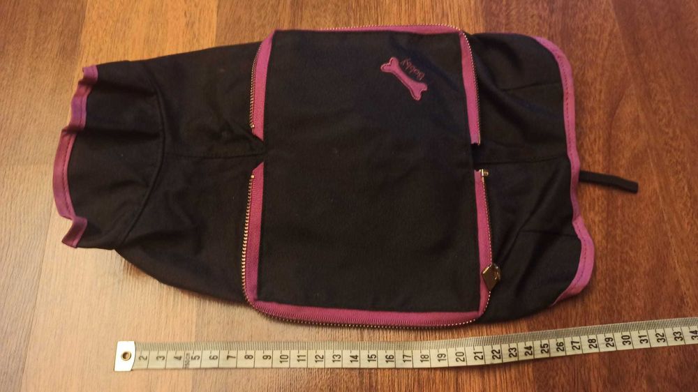 NA CEL CHARYTATYWNY Ubranko dla psa. Płaszczyk. Długość 28 cm
