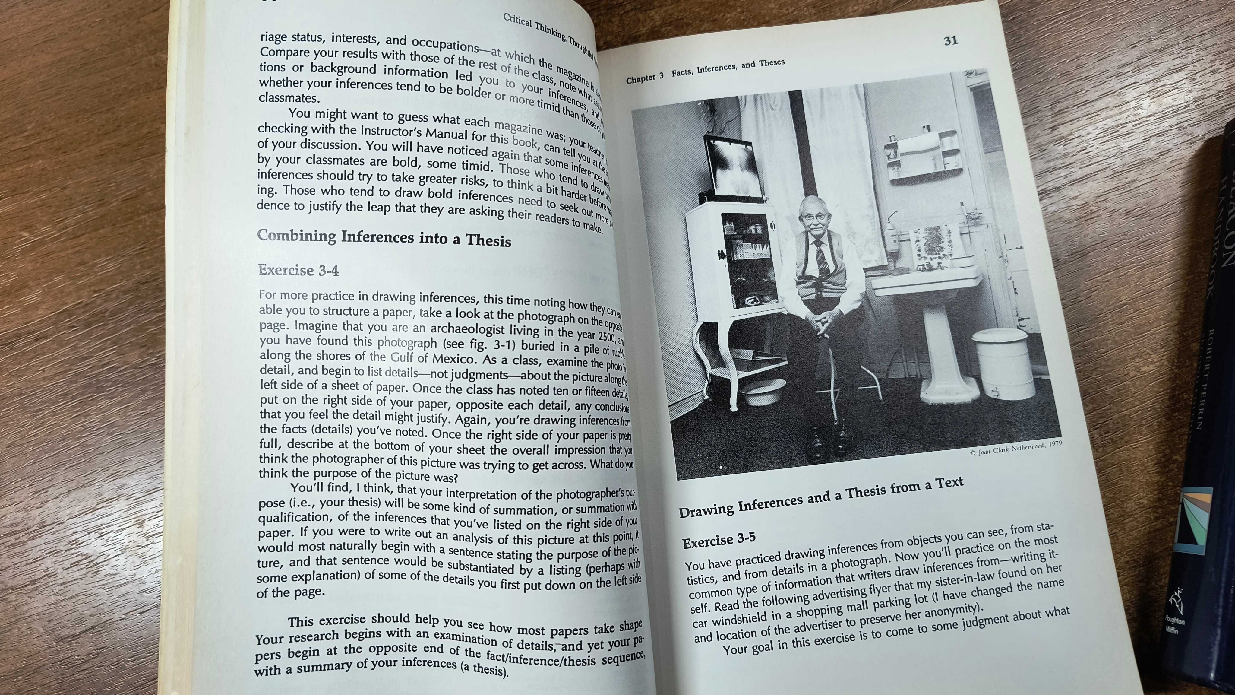 Critical Thinking, Thoughtful Writing + Beacon Handbook На английском