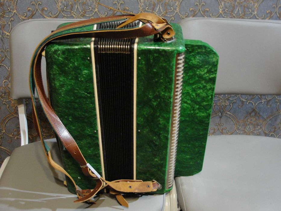 Баян Тенор у відмінному стані