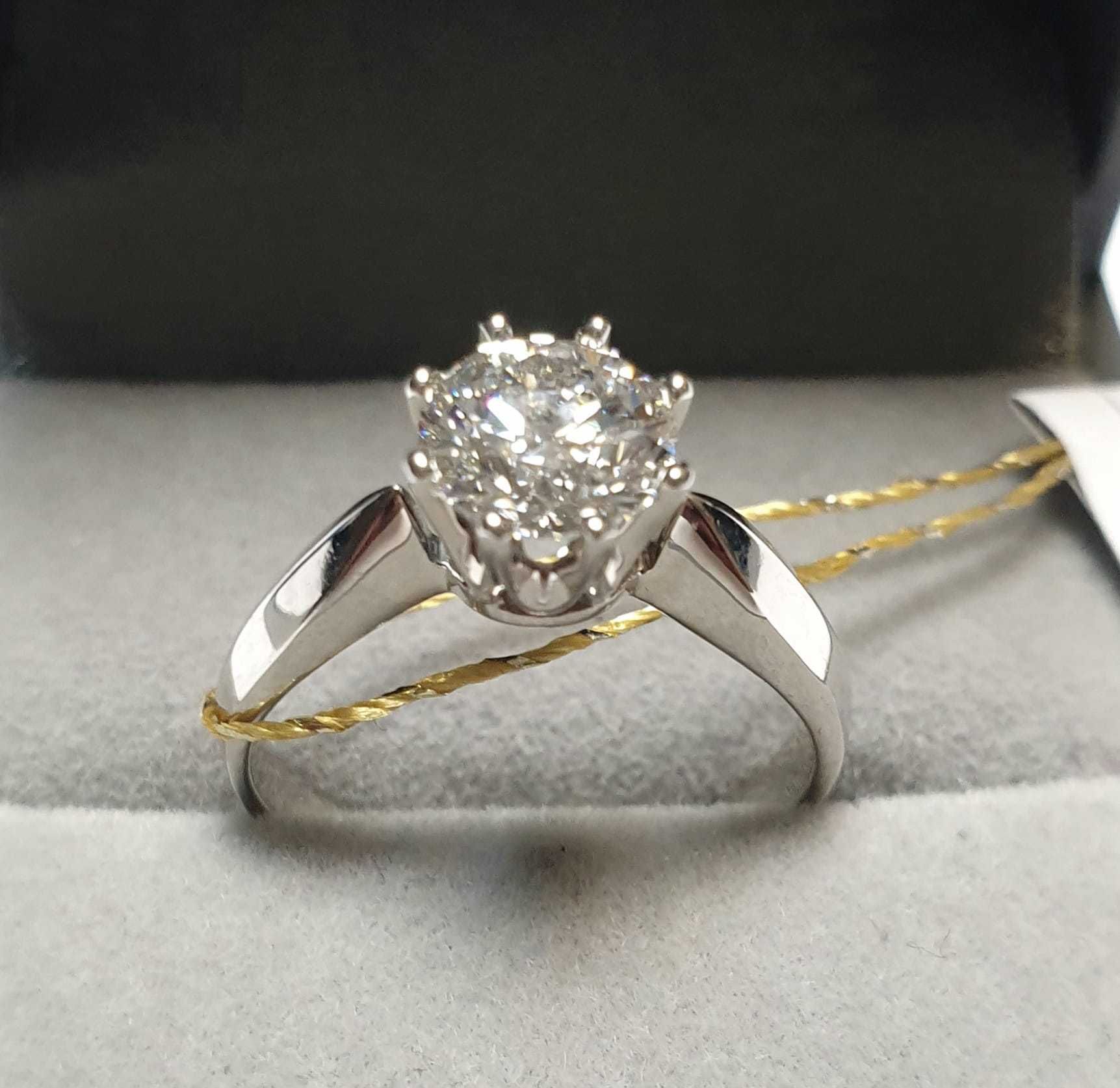 Pierścionek z brylantem 1,2 ct