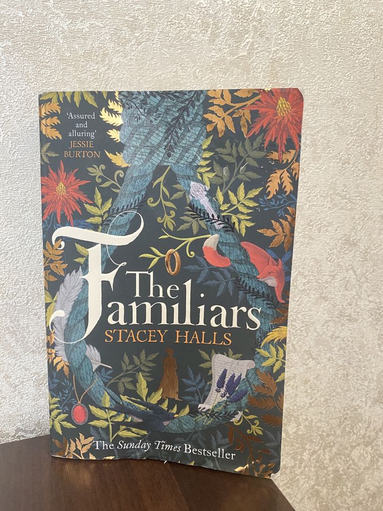 Книга «The Familiars” Stacey Halls англійською мовою