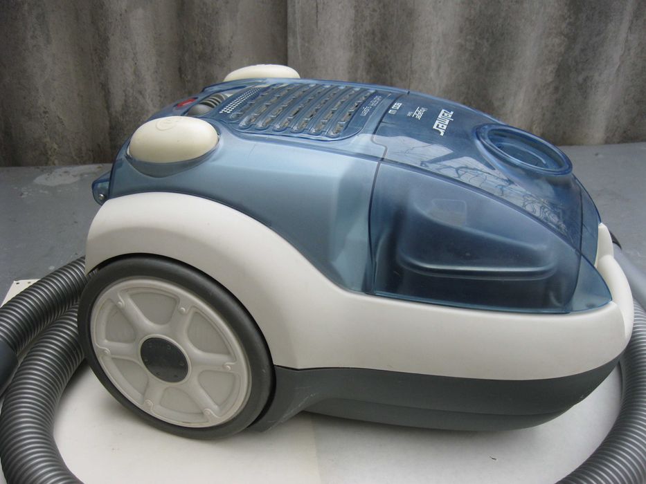 Продам пылесос ZELMER