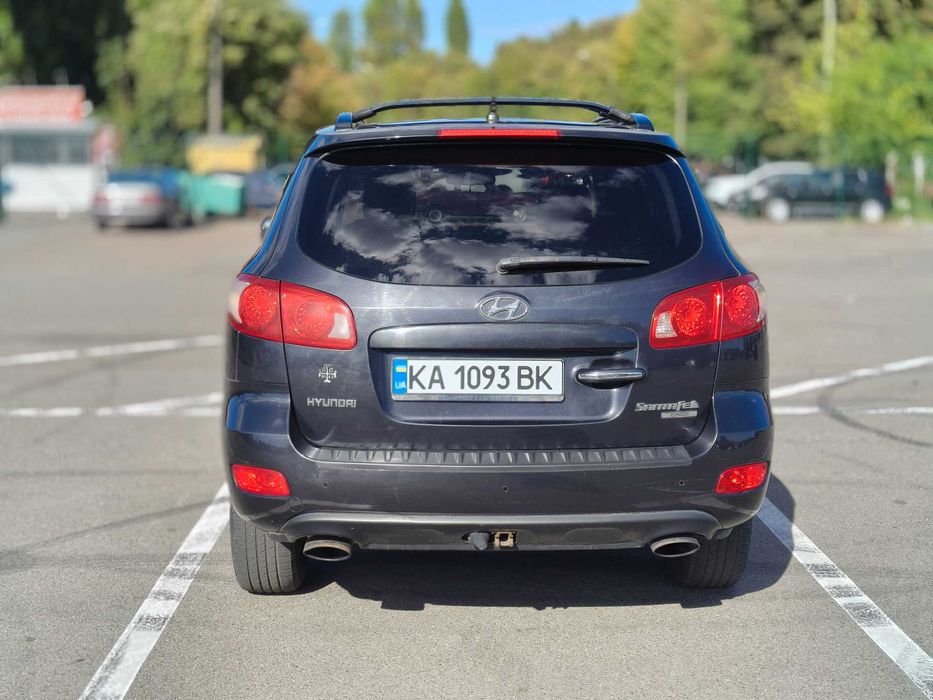Hyundai  Санта ФЕ.  Вложений не требует.