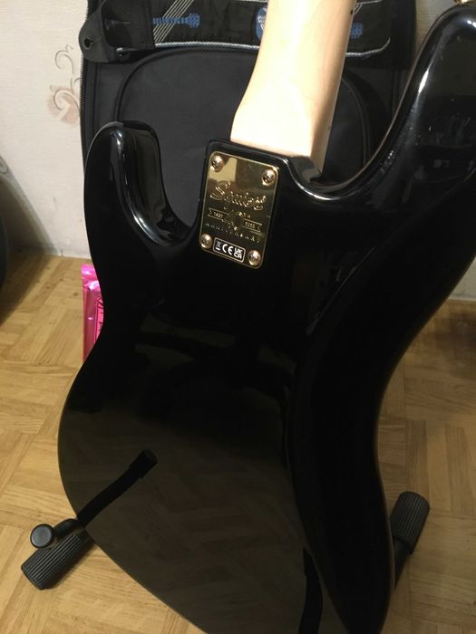 Squier 40th Anniversary Precision Bass Gold Edition BLK jak nowy