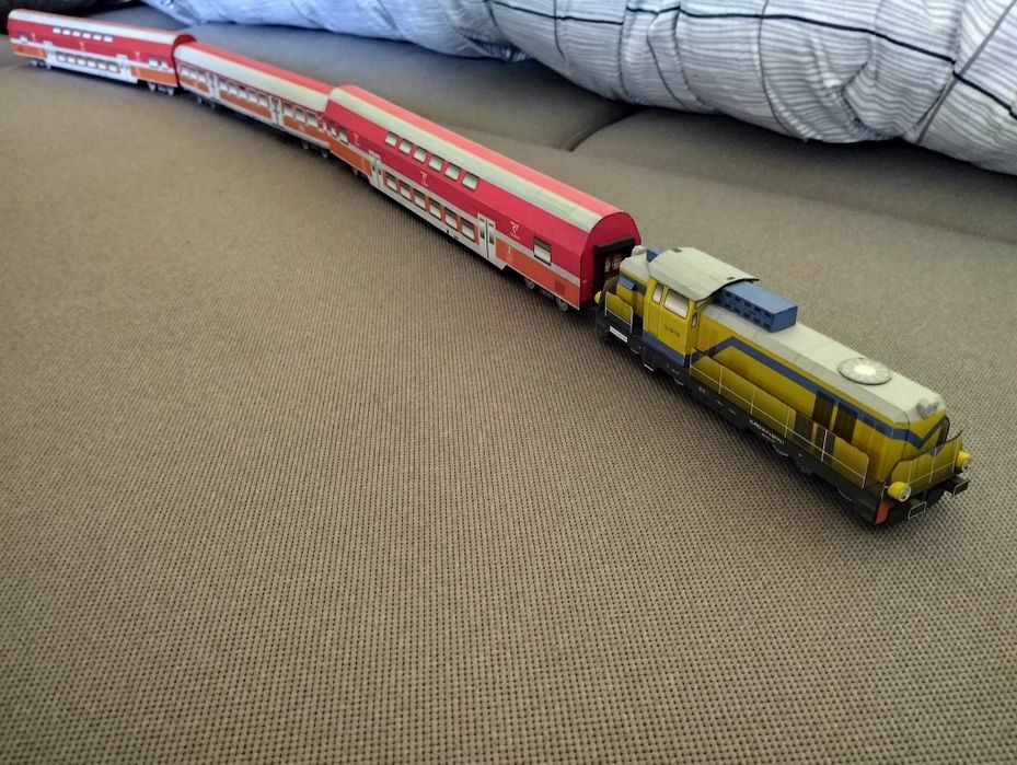 Zabawka Model kartonowy zabawka pociąg pasażerski miejski piętrowy aut