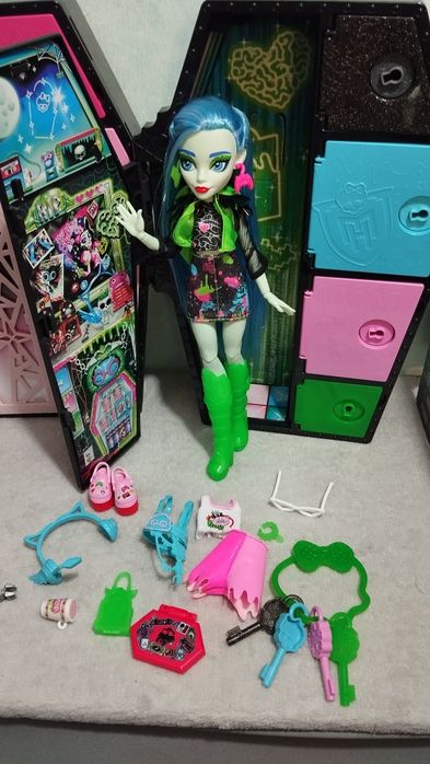 Ляльки монстер хай monster high Робекка Оперетта Нефера Поссі Дьюс