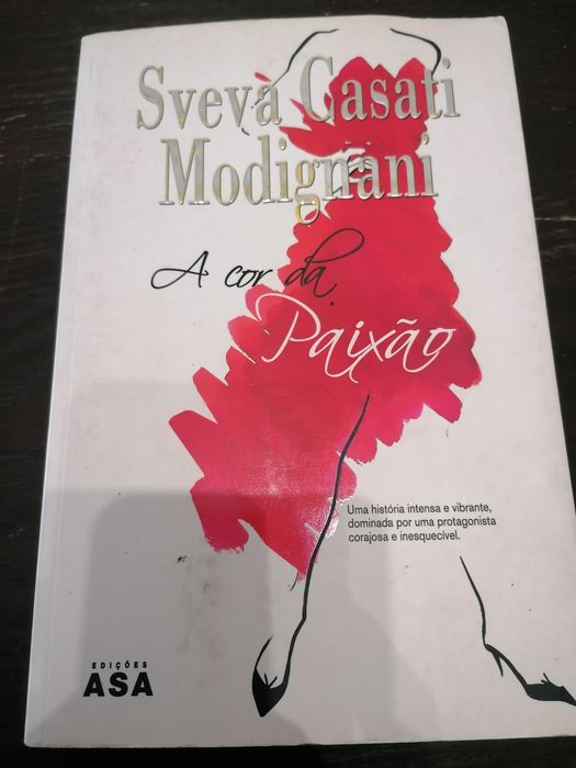 Livros como novos, em bom estado de conservação. Um deles nunca lido