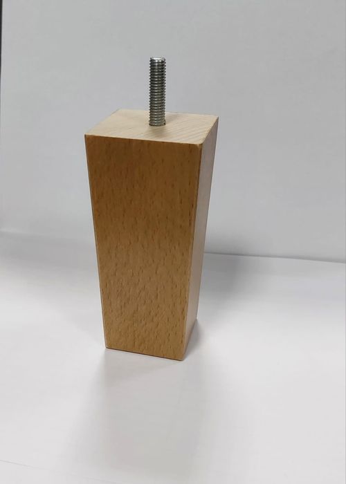 Baza hotelowa. Łóżko hotelowe. Producent