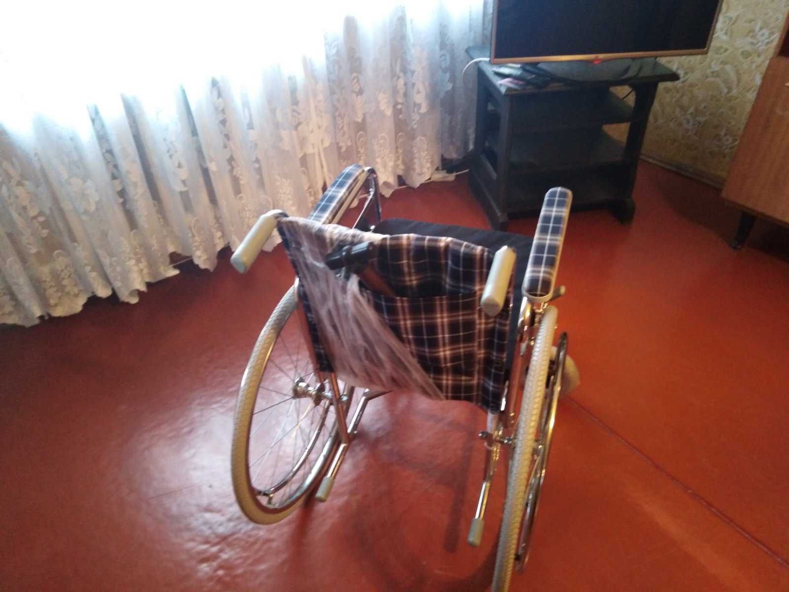 Крісло  колісне для інвалідів та маломобільних людей