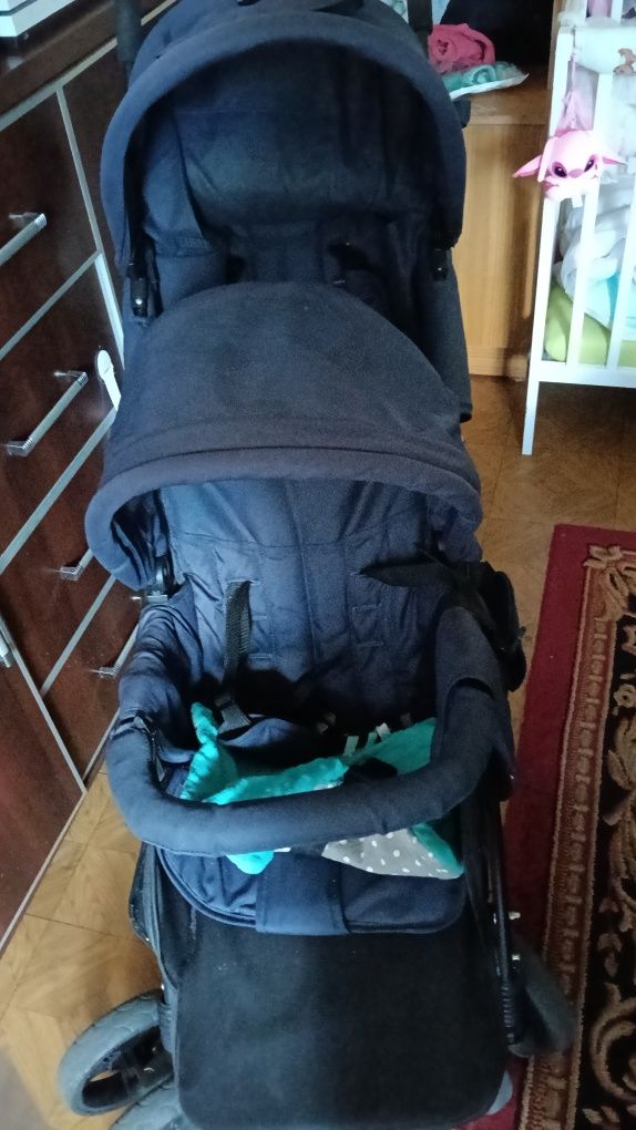 Wózek spacerowy dla bliźniaków