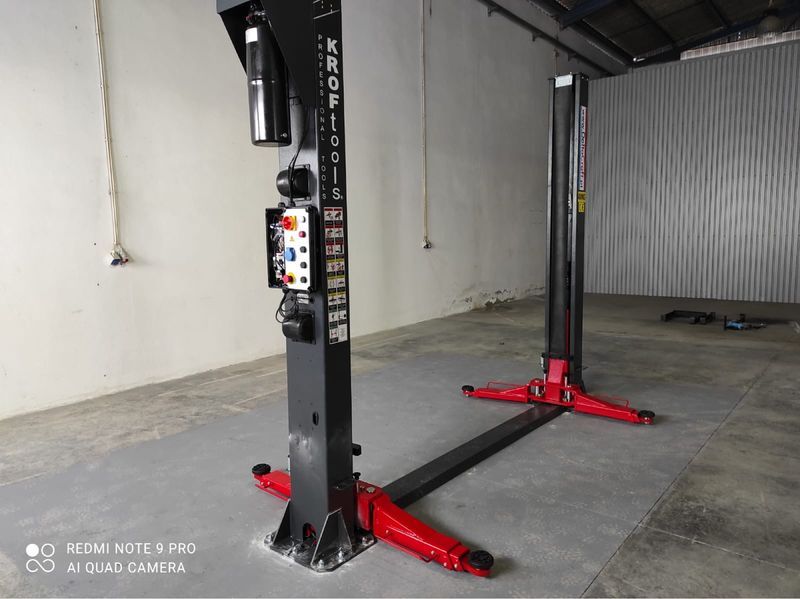 Elevador 2 Colunas 4 Ton. - Novo Modelo Kroftools