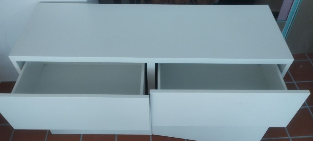 Vendo armário , 2 portas e 2 gavetas