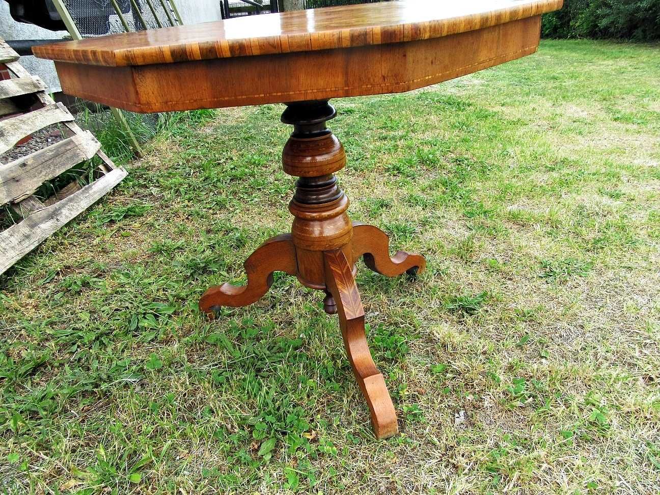 Intarsjowany stolik BIEDERMEIER