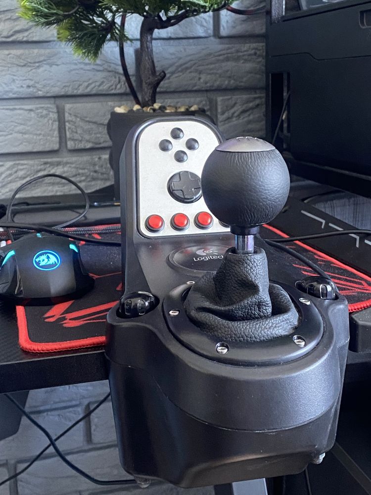 Ігровий руль Logitech g27