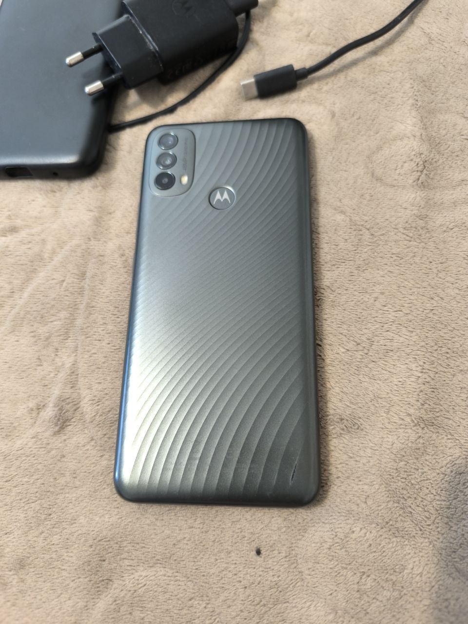 Смартфон Motorola e40 4/64