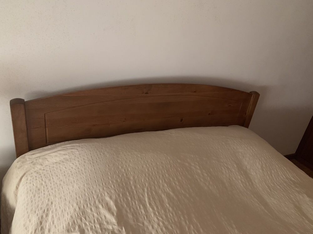 NOVO PREÇO Cama e 2 mesinhas de cabeceira