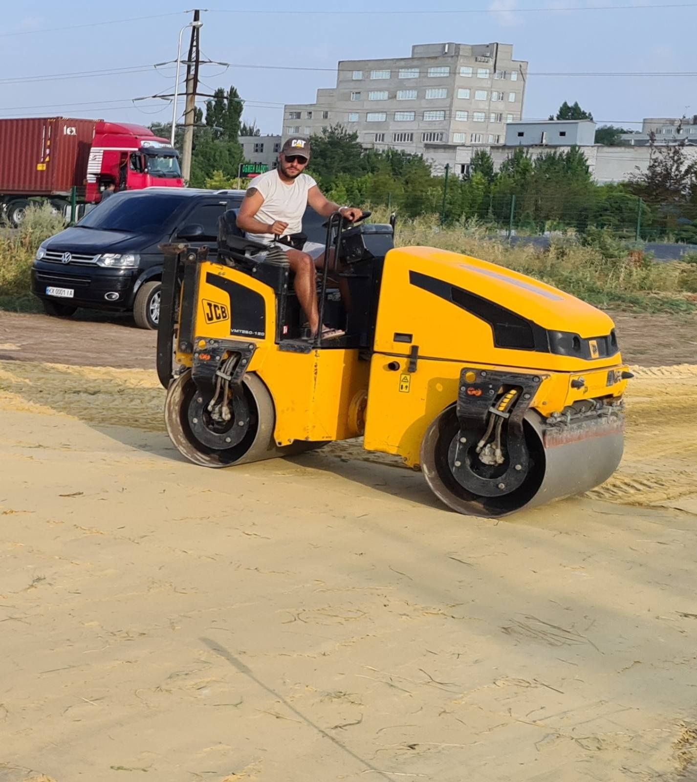 Послуги спецтехніки,JCB 3-4CX, JS 220,міні экскаватор,ітд..