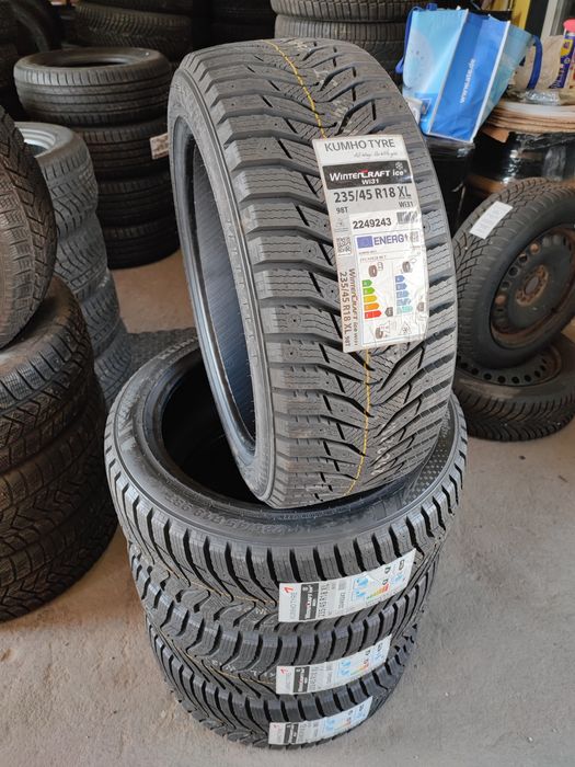 Opony zimowe 235/45R18 98T XL Kumho Tyre WinterCraft Ice Wi31 | Nowe