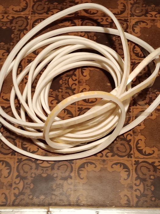 Продам ущільнювач для дверей та вікон самоклеющийся поролоновий