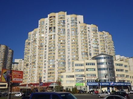 Продам 3-х комн большую кв-ру метро Осокорки