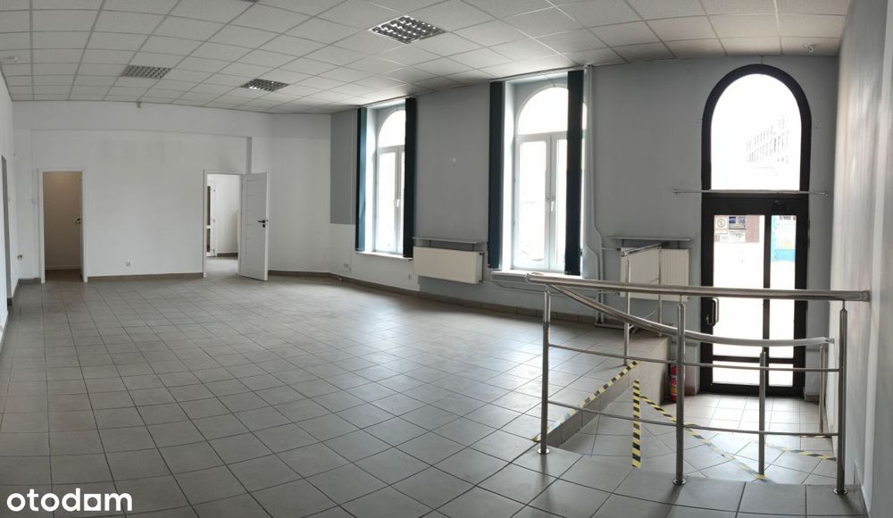 Lokal na parterze z wejściem od ulicy, w ruchliwym