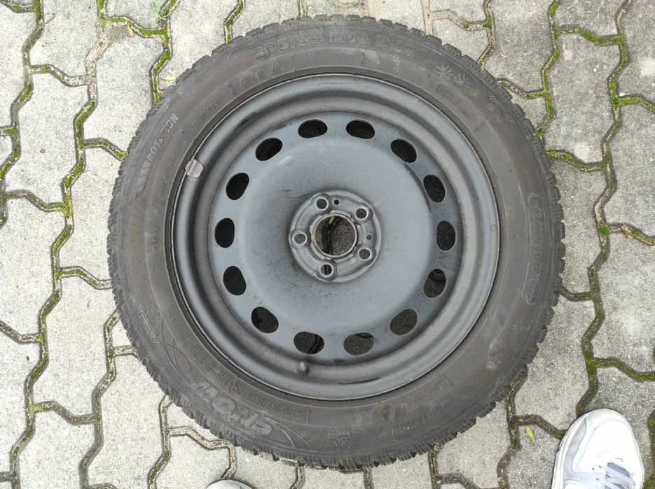 Komplet kół zimowych ET35 5x100, 205/55 R16. (Skoda, VW, Seat)