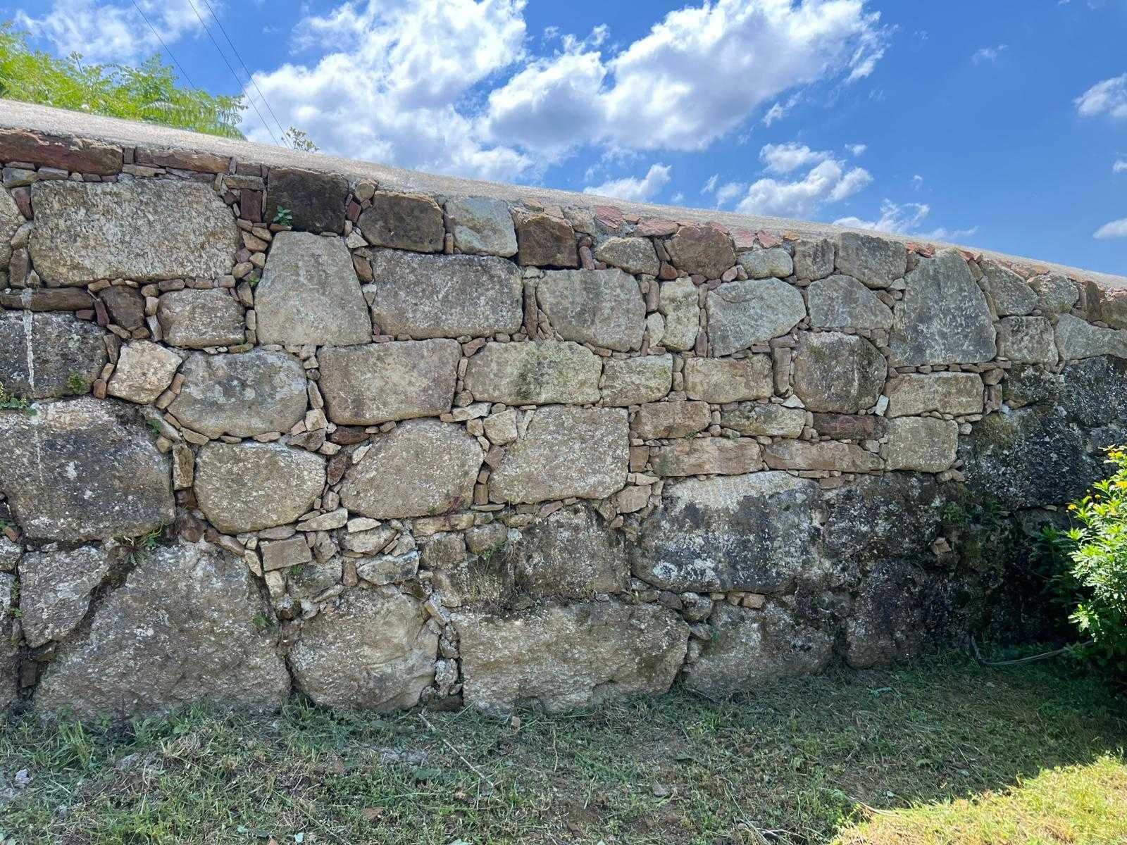 Serviço de construção de muros