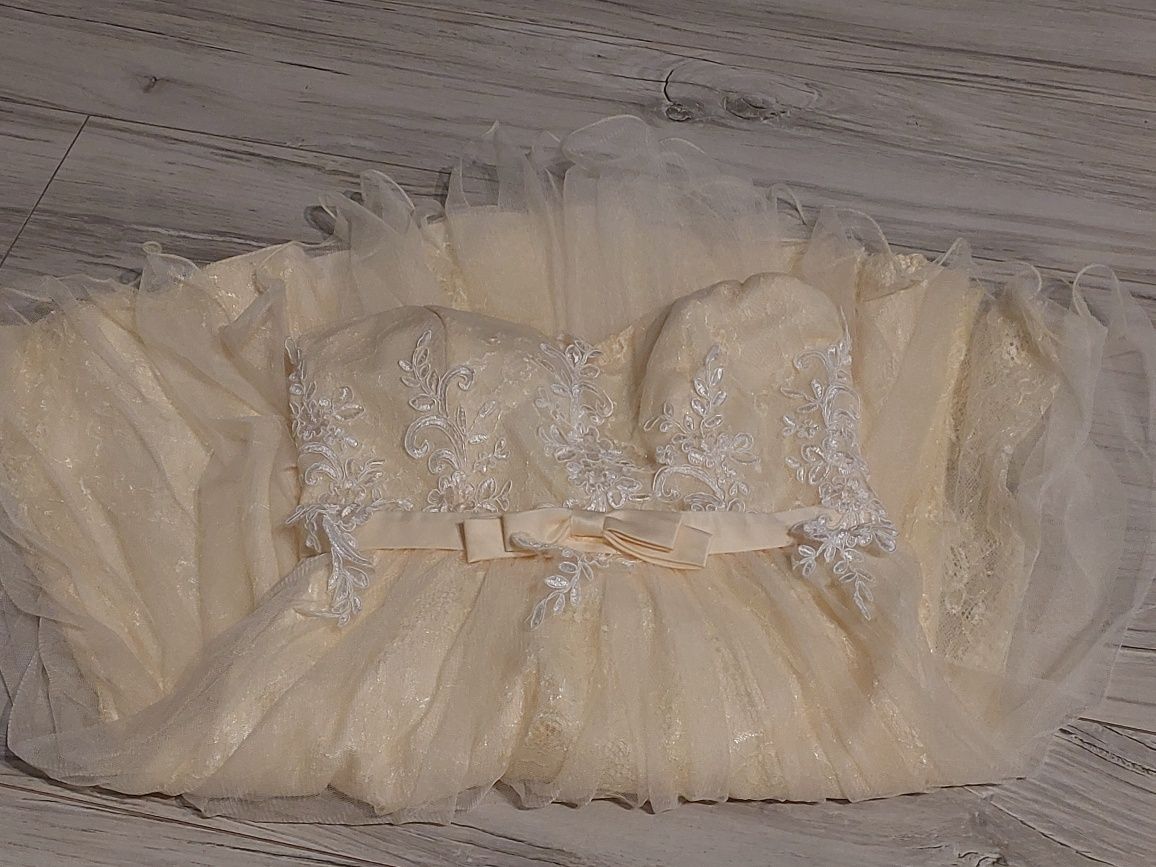 Krótka sukienka tiul wieczorowa na wesele studniówę koronka