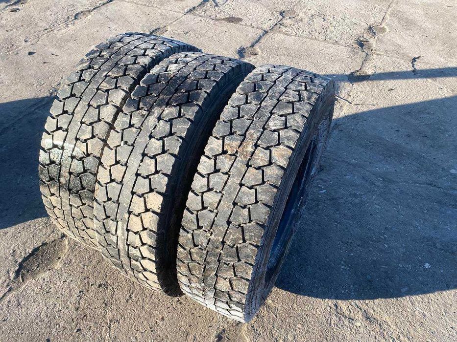 Opony Używane 215/75r17.5 Pirelli TR85 11mm Napęd Możliwa Wysyłka