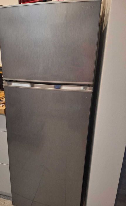 Lodówka marki SHARP