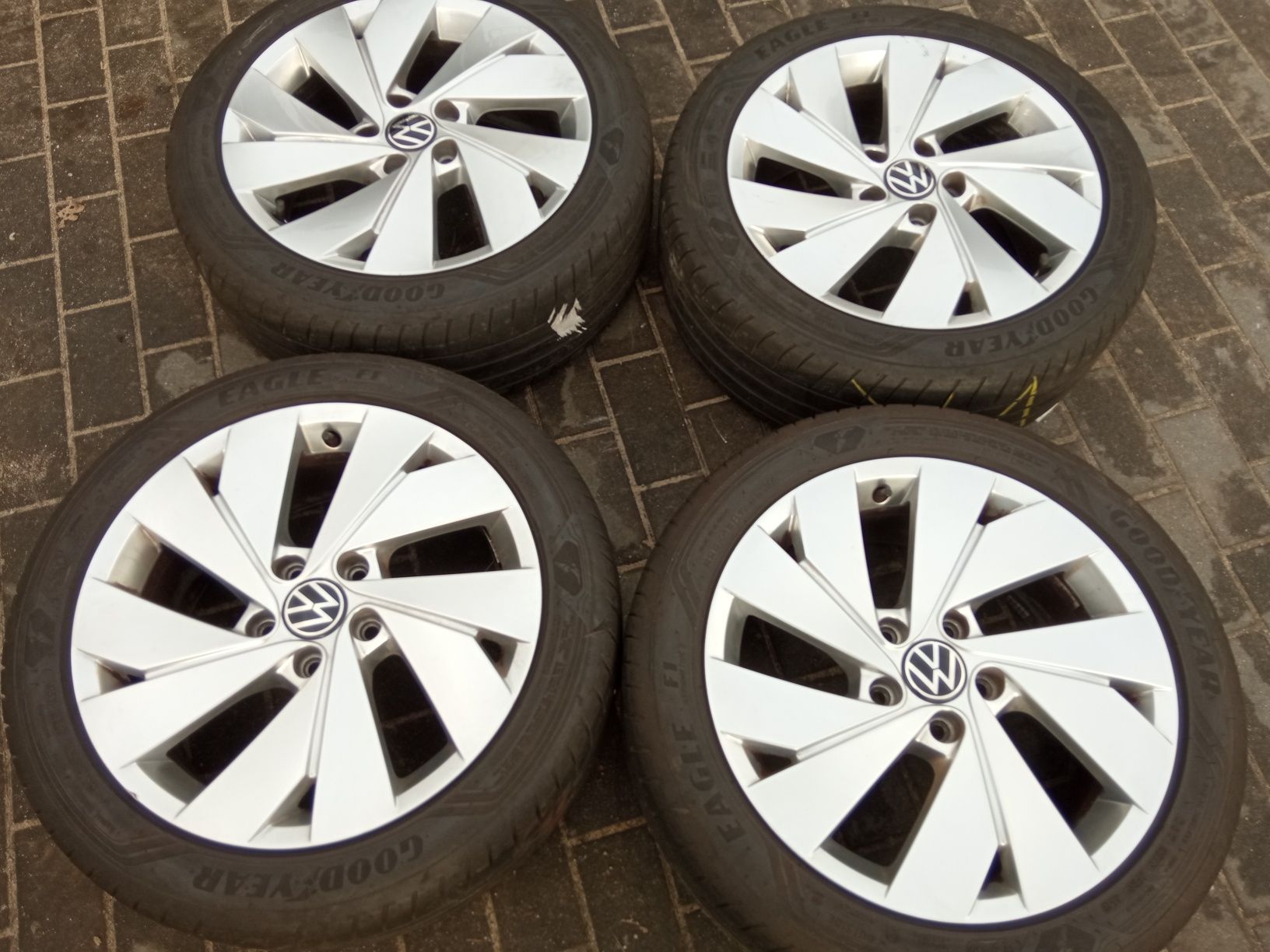 Alufelgi 17 koła VW Golf VIII lato