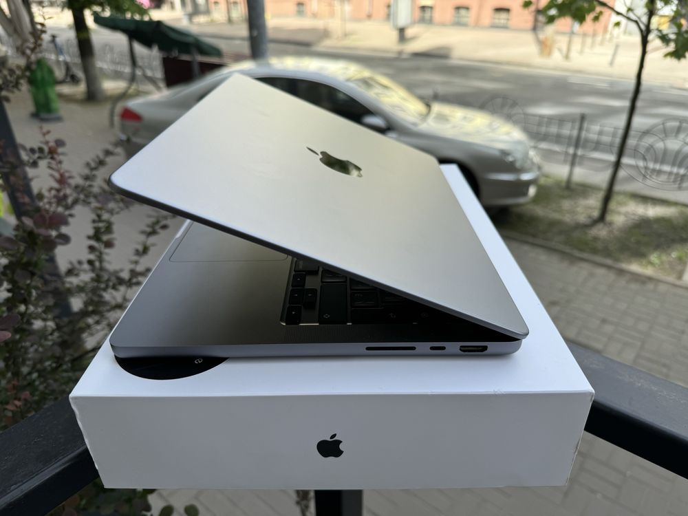 MacBook Pro 14” 2021 M1 Pro 16/512gb ідеал, повний комплект