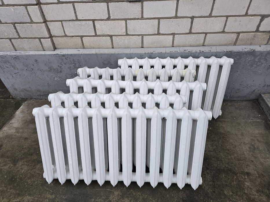 Продам чавунні батареї