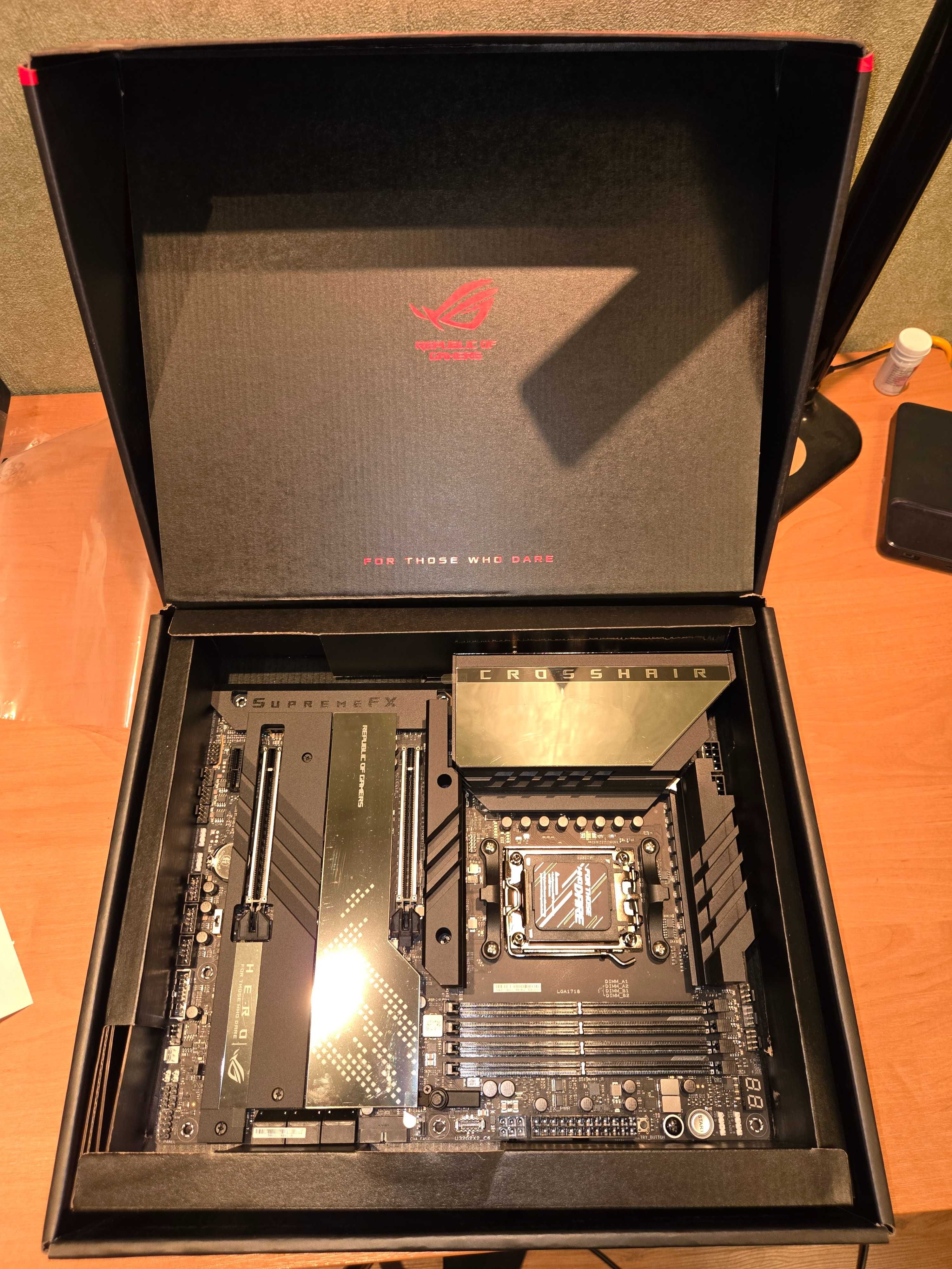 Материнська плата Asus CROSSHAIR X670E HERO WiFi