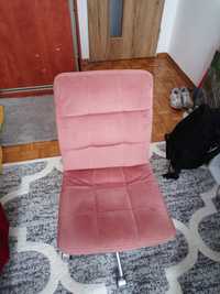 Fotel obrotowy różowy
