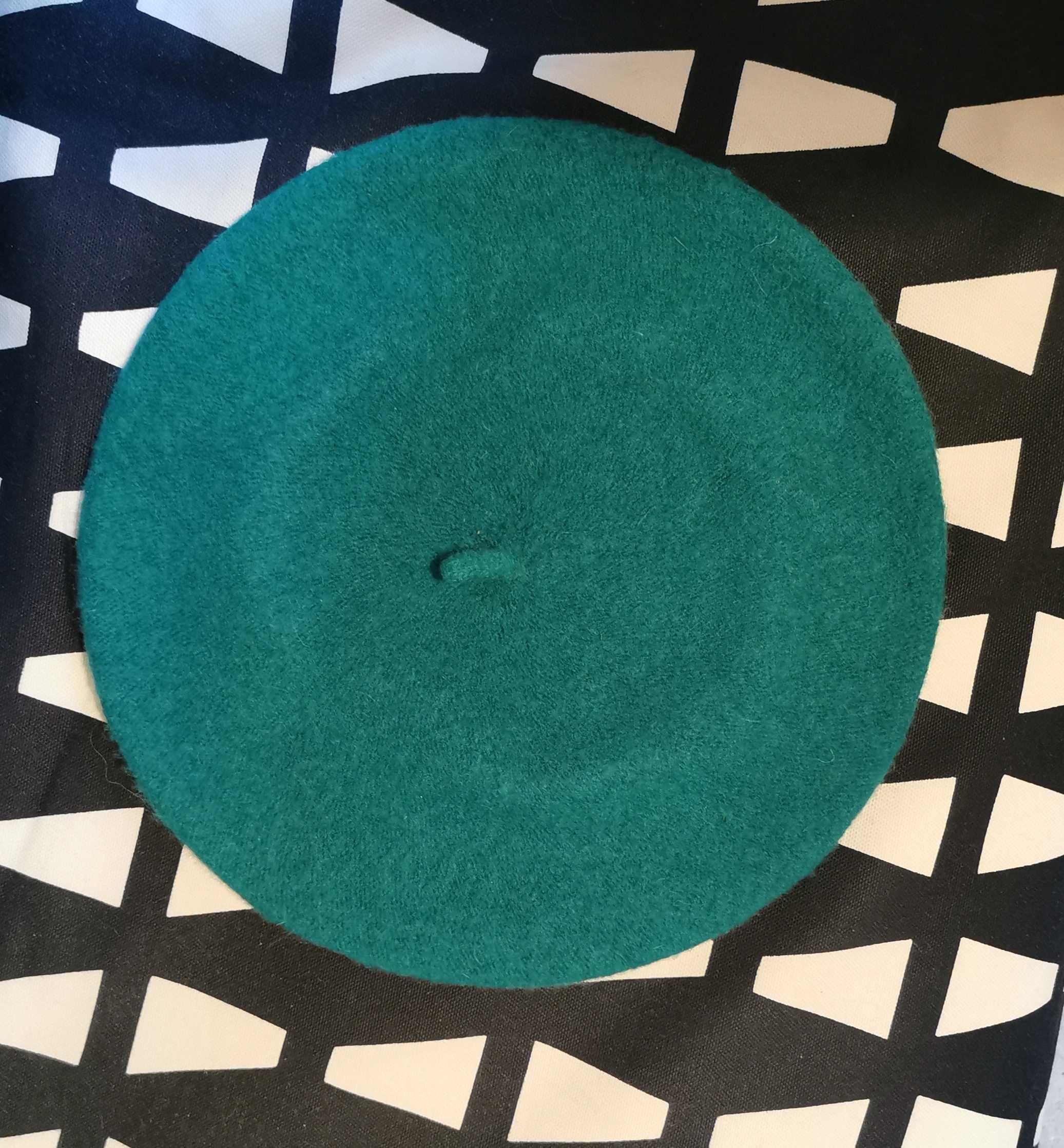 Morska zieleń beret damski 100% wełna 53 cm używany