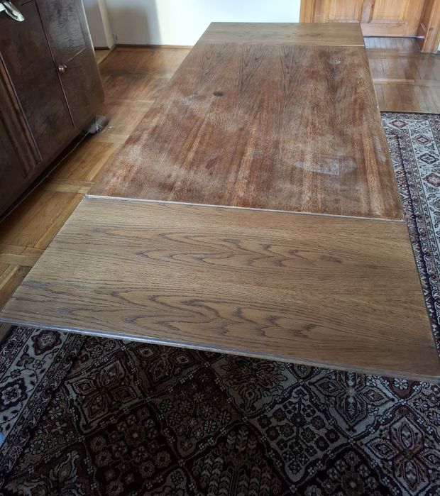 Drewniany stół rozkładany