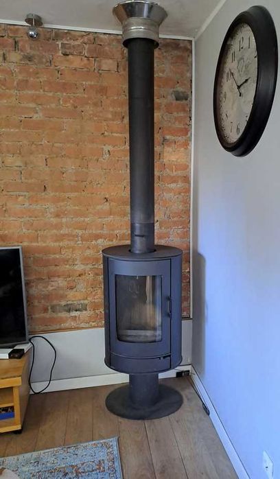 Piec żeliwny typu KOZA +Zestaw rur przyłączeniowych fi 150, szyber