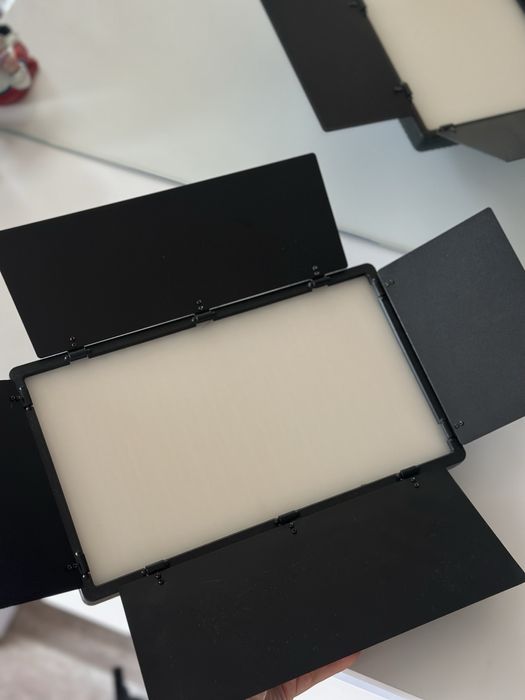 Відеосвітло зі штативом