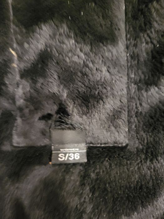 Жіноча гірськолижна курточка.