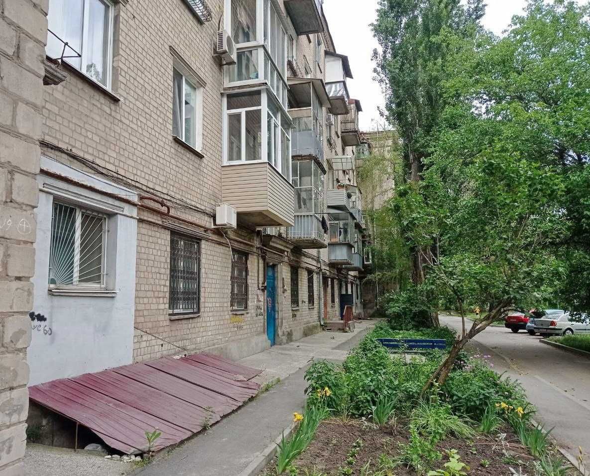 Продам 3-х комнатную квартиру, первый этаж, левый берег