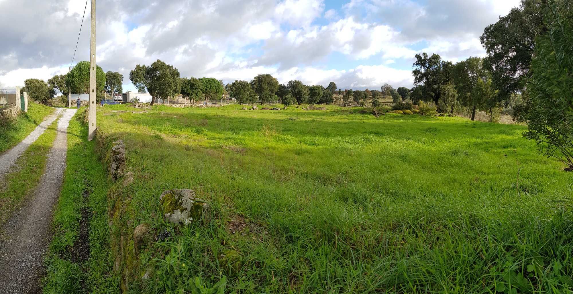 Terreno com Água Própria, Bons Acessos e Potencial de Construção!